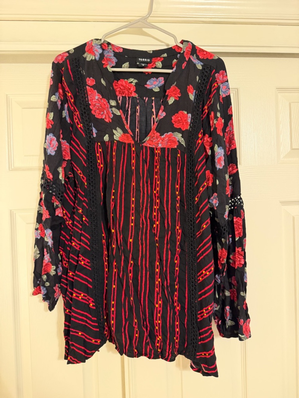 Torrid Women’s Floral Boho Hippie Multicolor Print Top V Neck